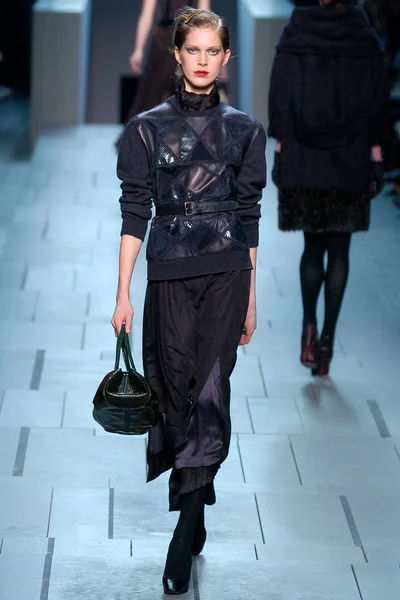 Look 19